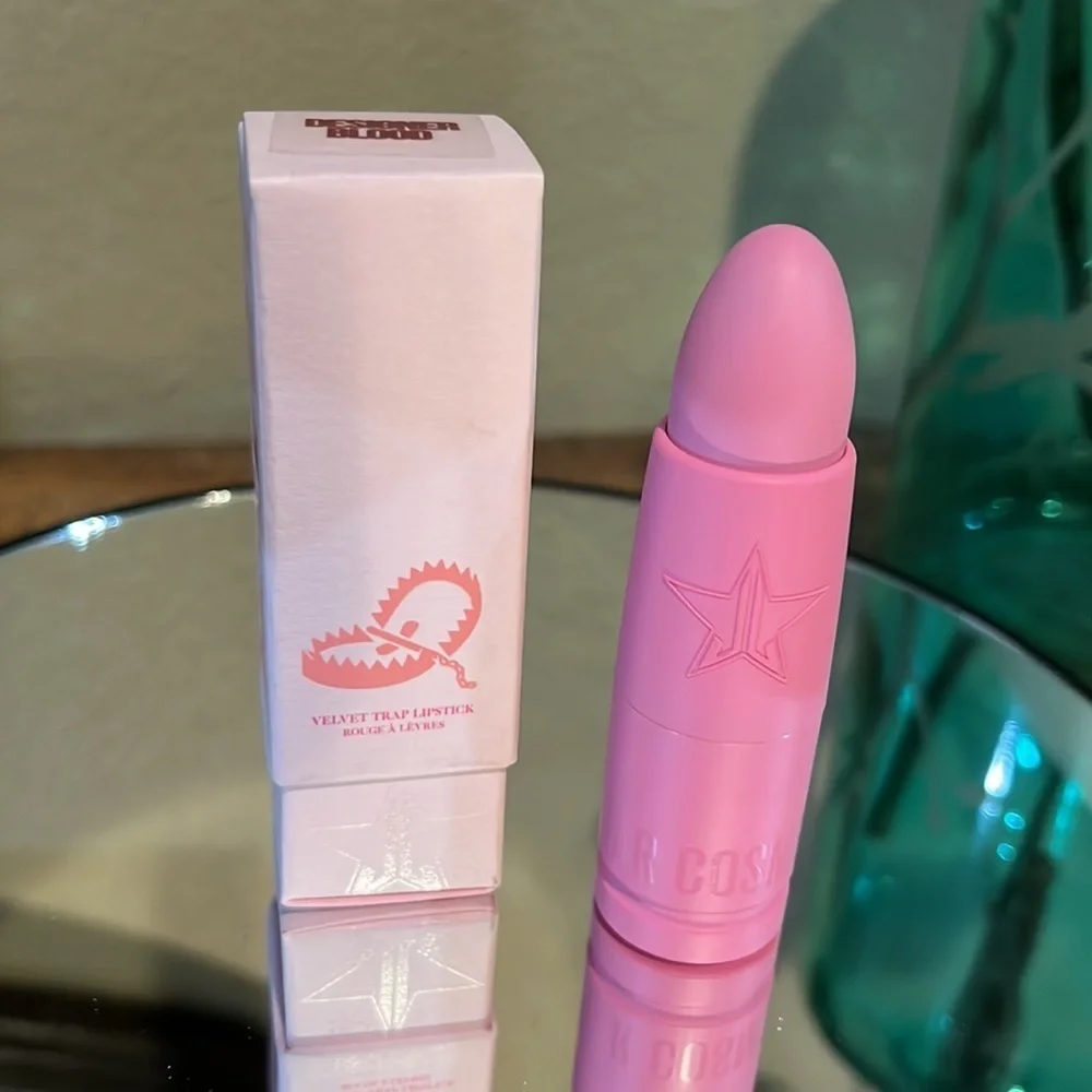 Jeffree Star Velvet Trap lipstick in color Designer Blood. New!